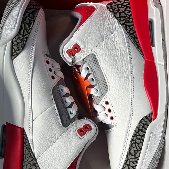 Air Jordan 3 Retro Fire Red - Picture 2 of 2